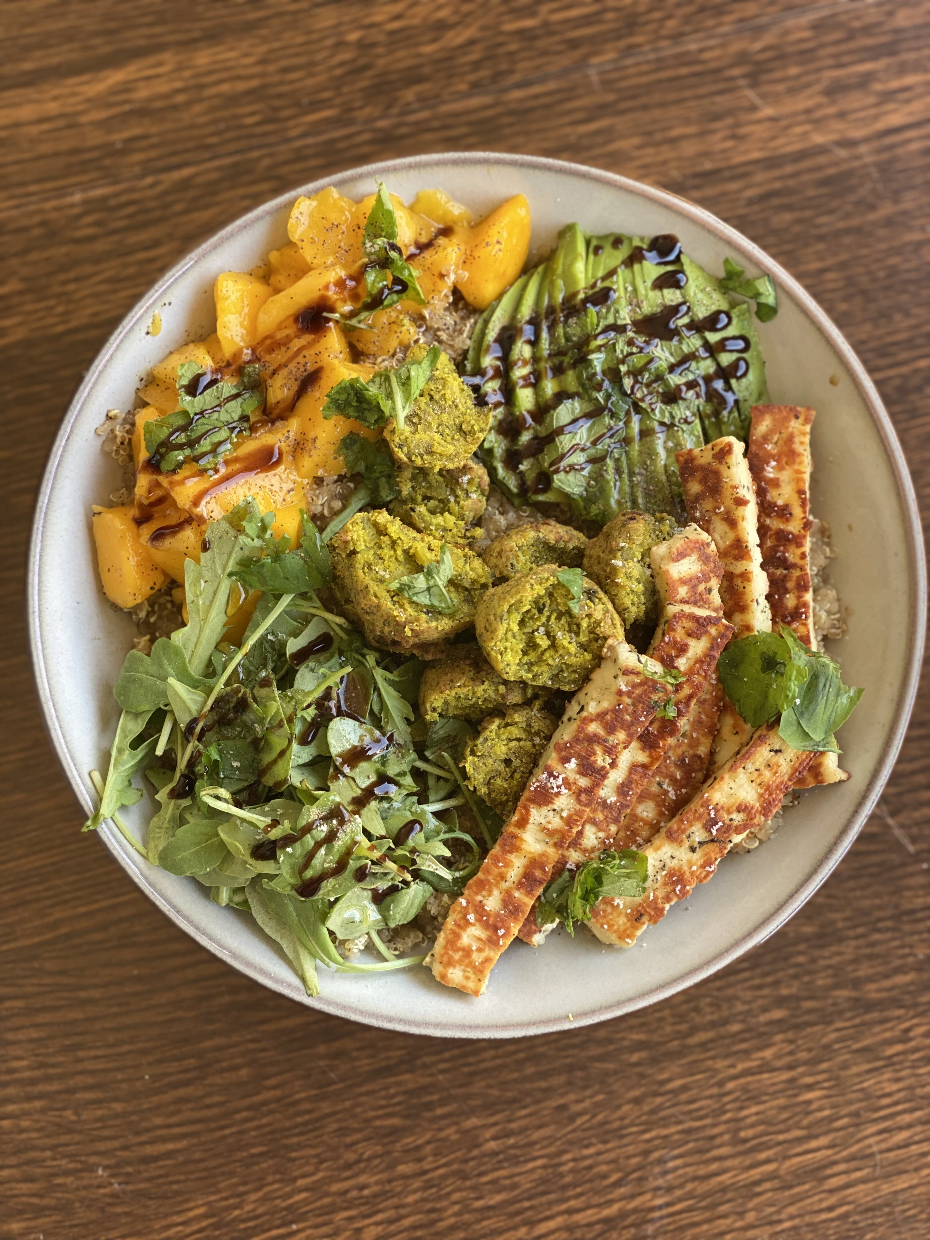 BOWL FALAFELS & HALLOUMI
